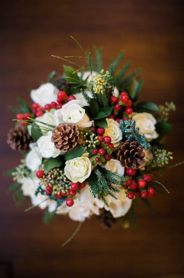 18 Stunning Christmas Themed Winter Wedding Ideas - EmmaLovesWeddings
