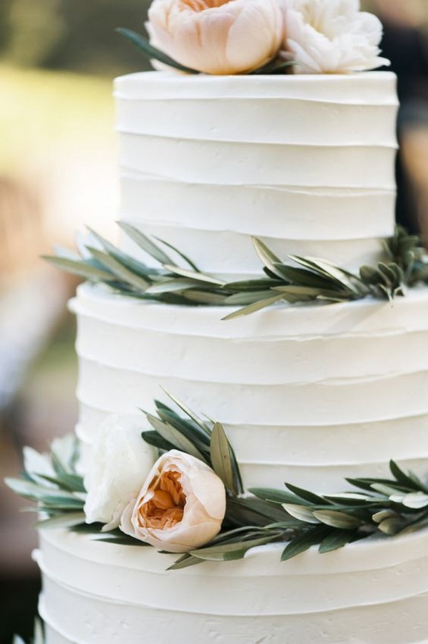15 Simple but Elegant Wedding Cakes for 2018