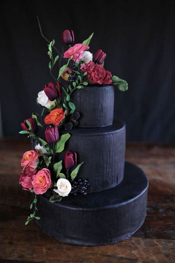 10 Brilliant Matter Black Wedding Cake Ideas for 2018