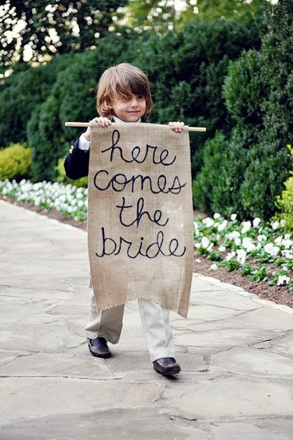 here comes the bride sign with burlap for rustic wedding ideas