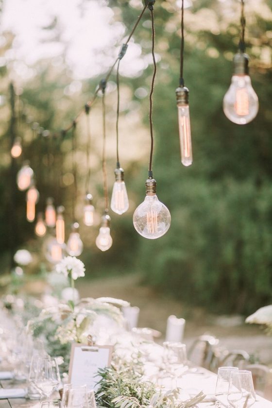Edison bulbs string lights for wedding decorations EmmaLovesWeddings