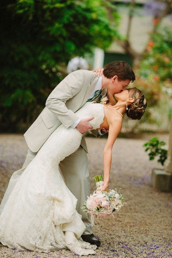 Bride and Groom Wedding Kiss Photo Ideas