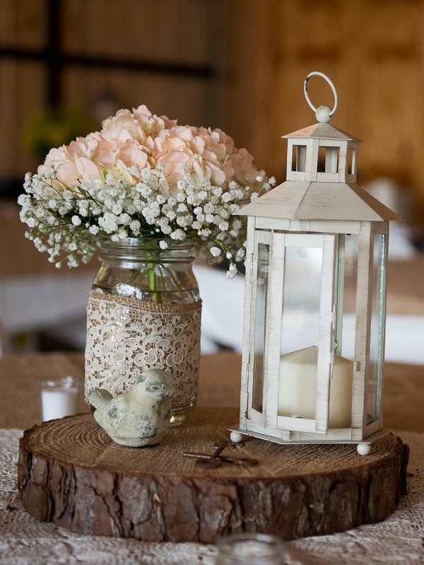 vintage wedding centerpiece ideas with mason jar and lantern