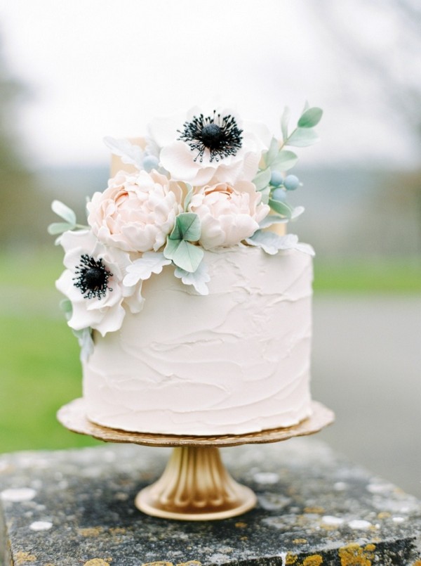 elegant Anemone-adorned wedding cake