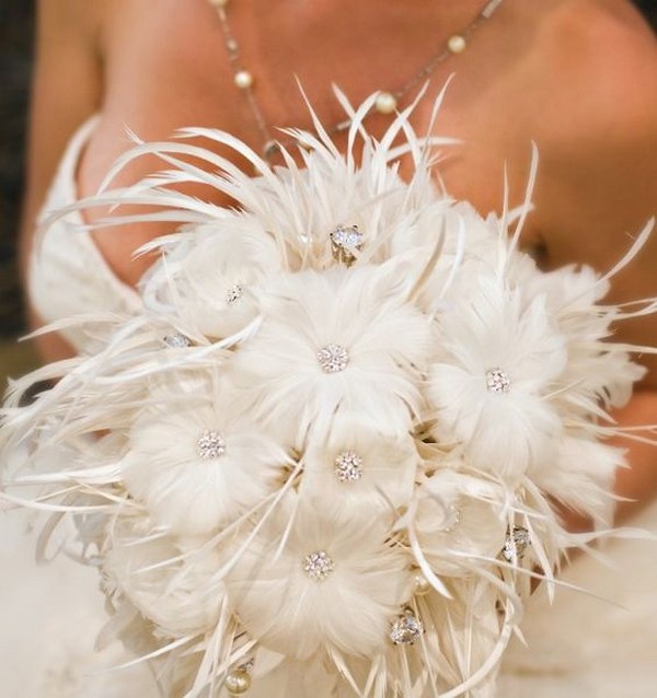 creative feathers wedding bouquet