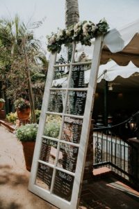 20 DIY Wedding Decoration Ideas with Vintage Windows