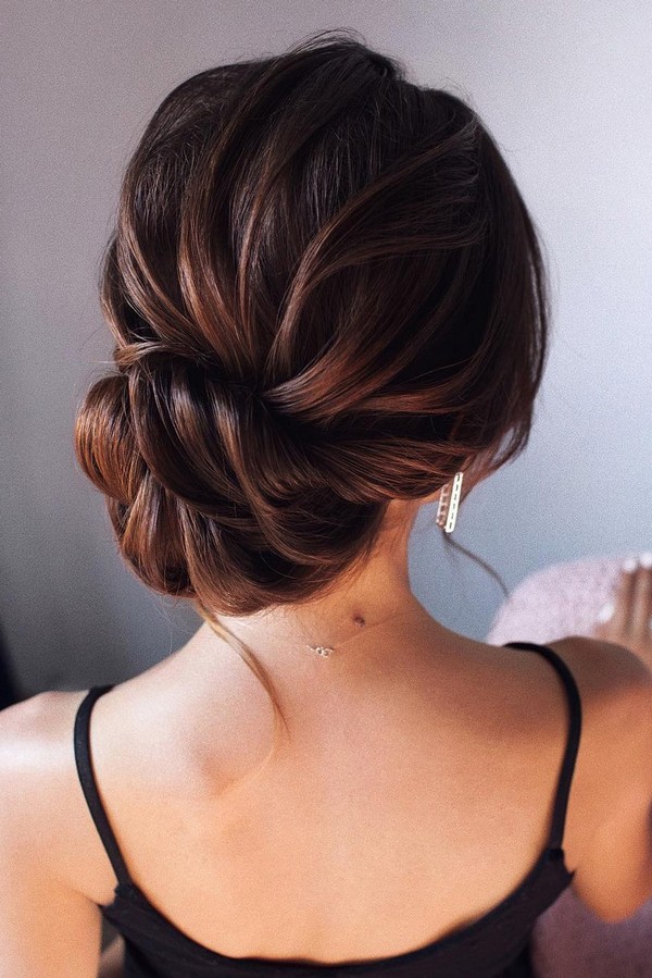 15 Stunning Low Bun Updo Wedding Hairstyles From Tonyastylist 15 Stunning Low Bun Updo Wedding Hairstyles From Tonyastylist