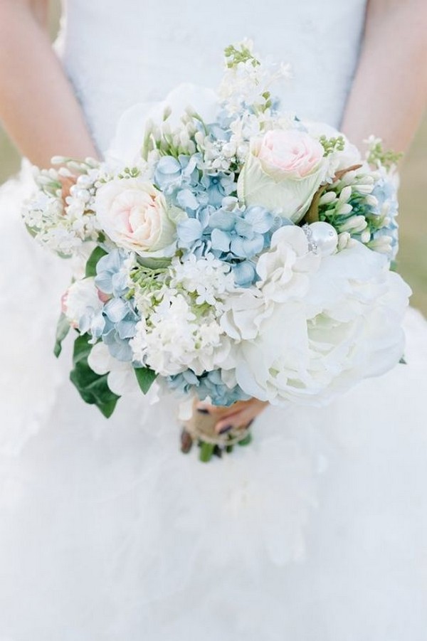 light blue and blush wedding bouquet for spring summer 2019