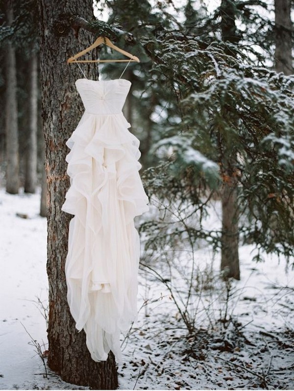 wedding dress photo in the winter wonderland