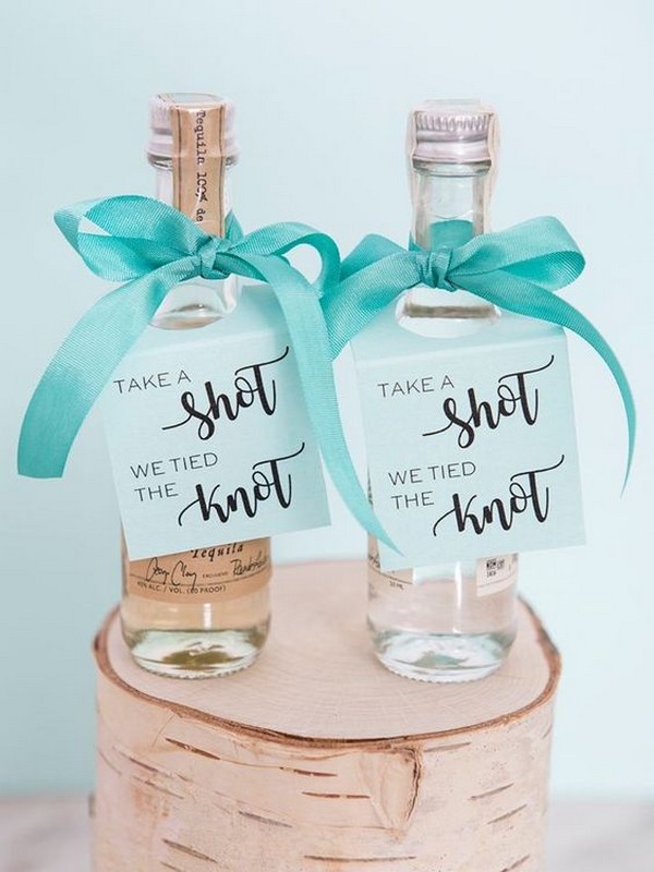 diy mini alcohol wedding favor ideas