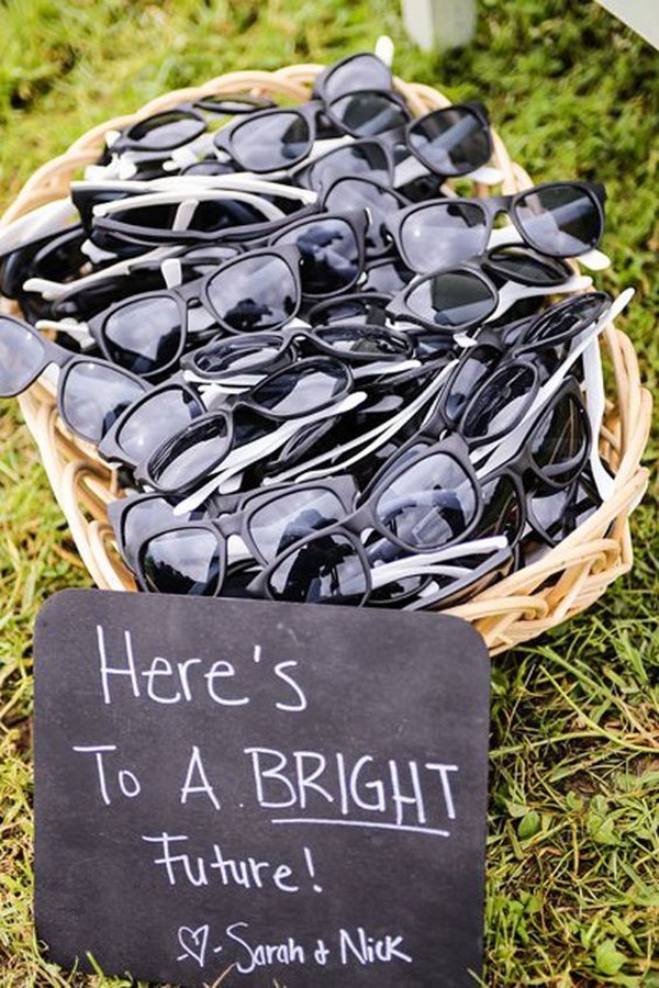 sunglasses wedding favors for outdoor weddings