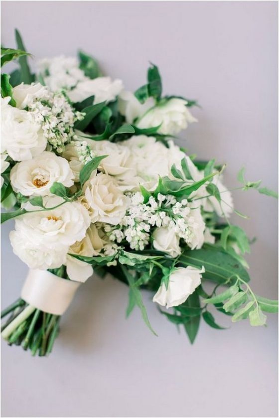 white and greenery neutral wedding bouquet - EmmaLovesWeddings
