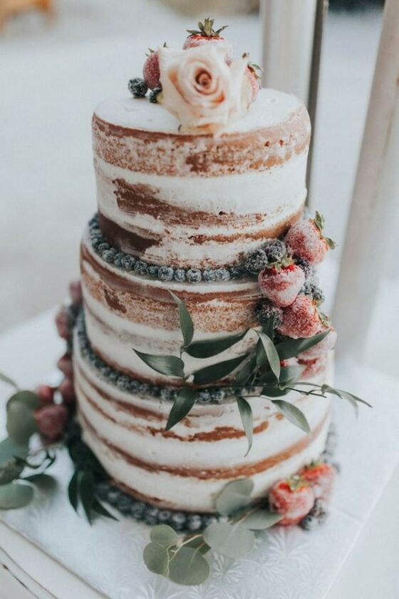 20 Whimsical Winter Wedding Cakes