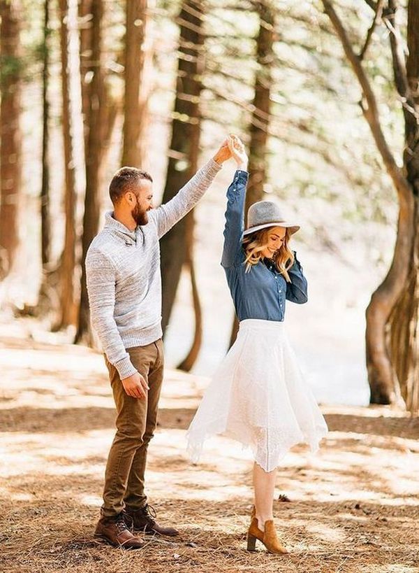 country fall wedding engagement photo ideas
