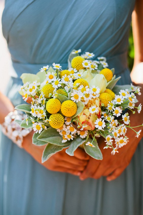 Effortless Ideas To Use Chamomile Daisy In Your Wedding 17