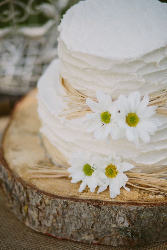 Effortless Ideas To Use Chamomile Daisy In Your Wedding 3