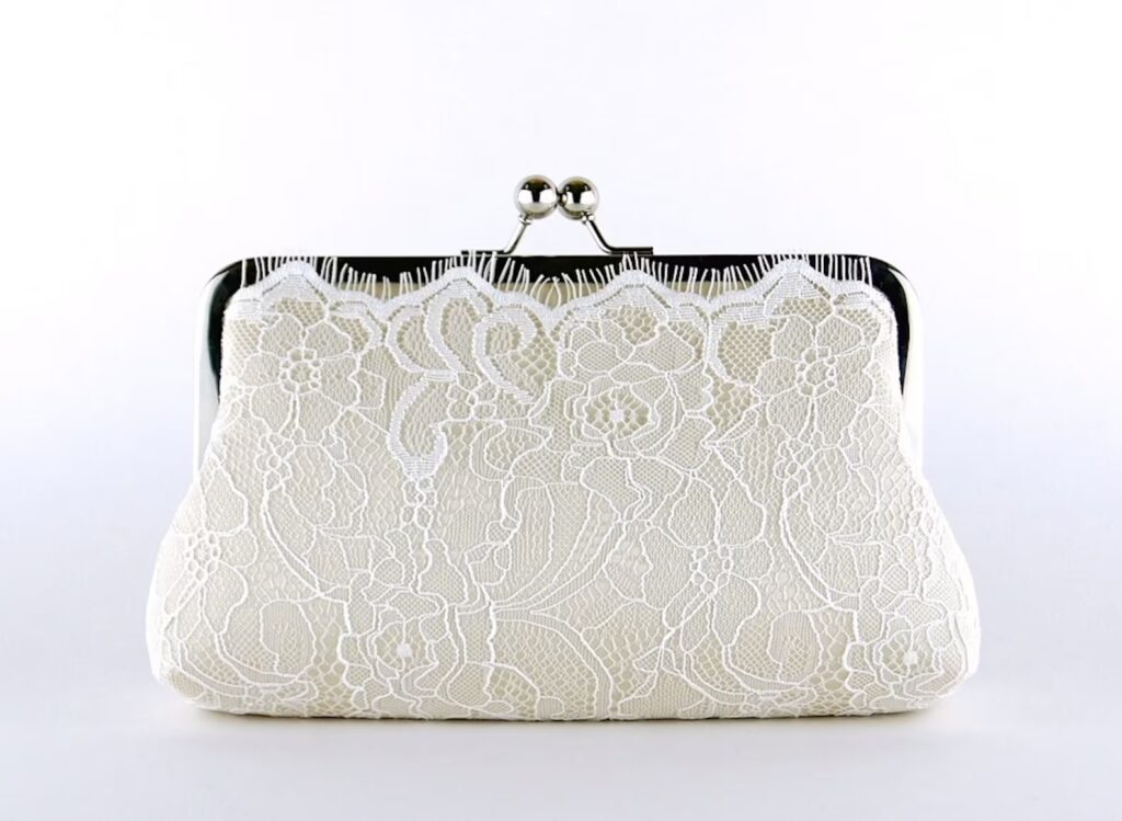 Beautiful Bridal Clutches to Carry on Your Big Day 14
