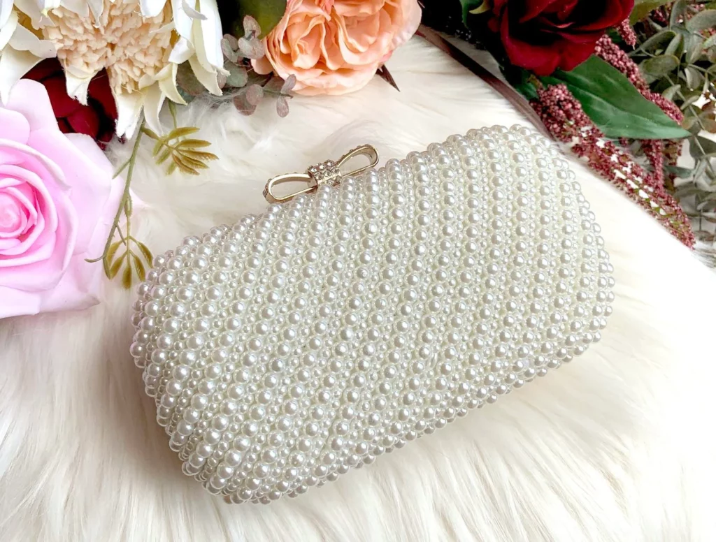 Beautiful Bridal Clutches to Carry on Your Big Day20