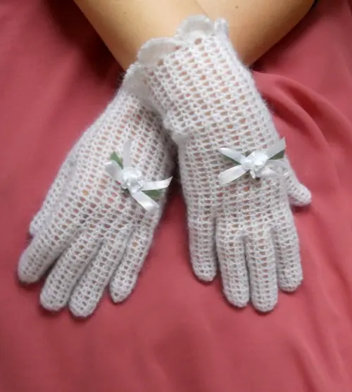 Gorgeous Bridal Gloves For Fall And Winter 22