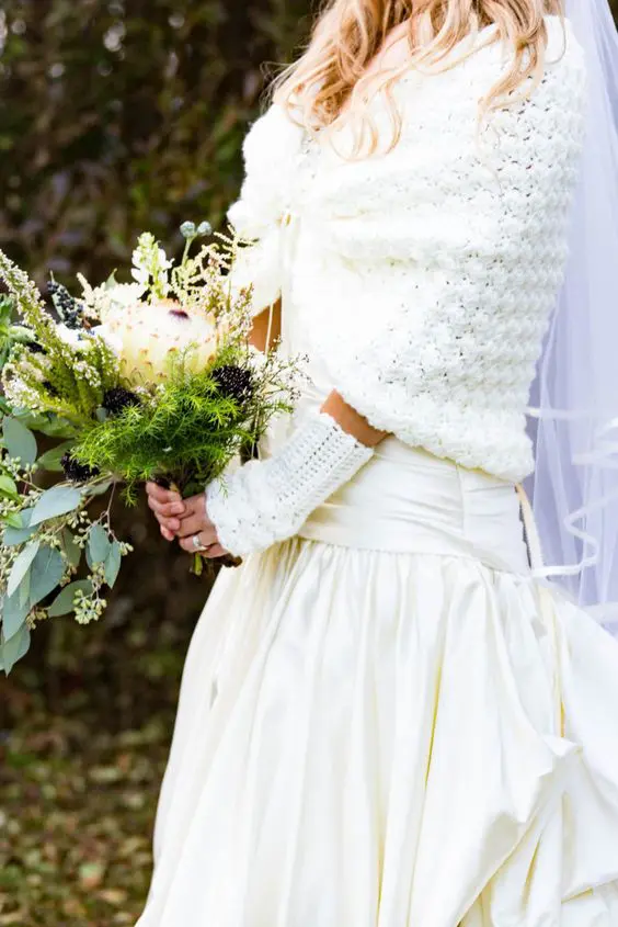 Gorgeous Bridal Gloves For Fall And Winter 39