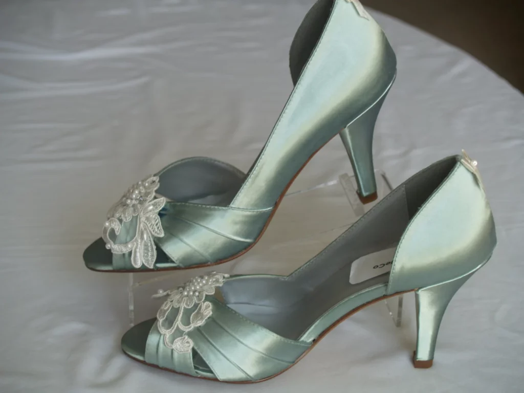 Stunning Mint Wedding Shoe Ideas For Your Big Day 10