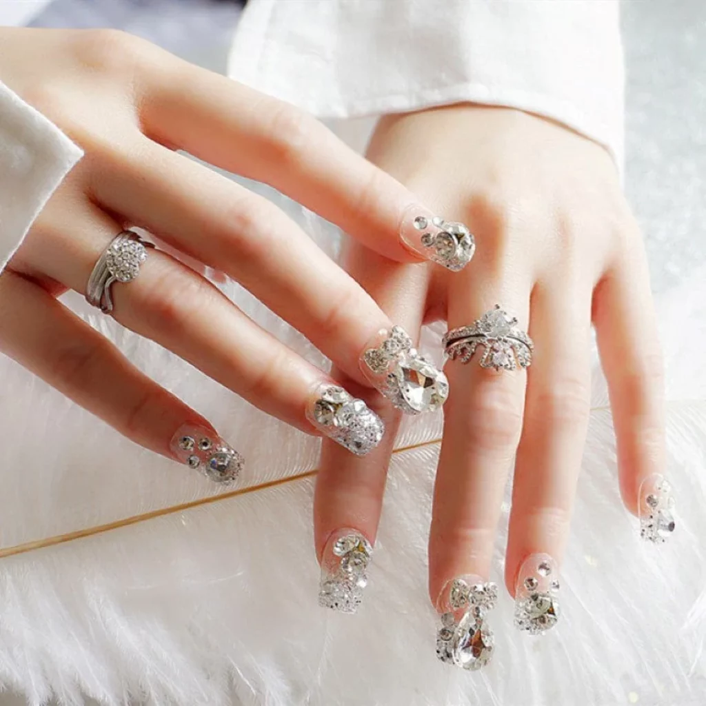 Luxe Shining Rhinestone Wedding False Nails Transparent Glitter Gems Crown Designed Square Full Short Fake Art Bride