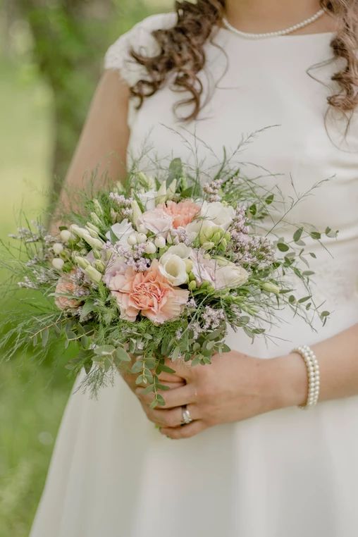 10 Must Have Bridal Accessories For Your Wedding Day flowers bouquets
