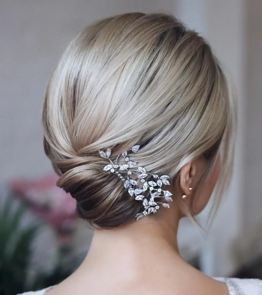 15 Best DIY Wedding Hairstyles35 1
