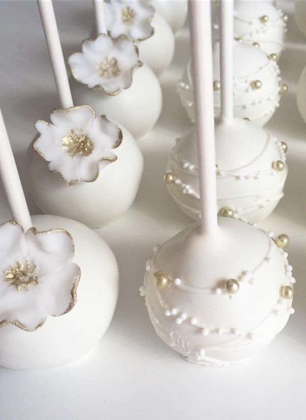 Adore these sophisticated yet easy to make wedding cake pops