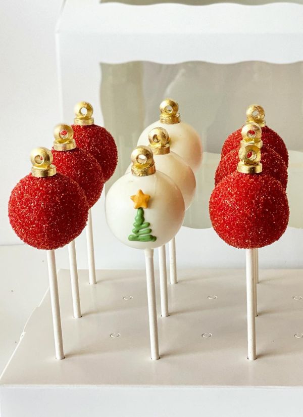 These Christmas wedding cake pops are guaranteed to leave an impression on your guests. They are gorgeous on the interior as well as the outside.