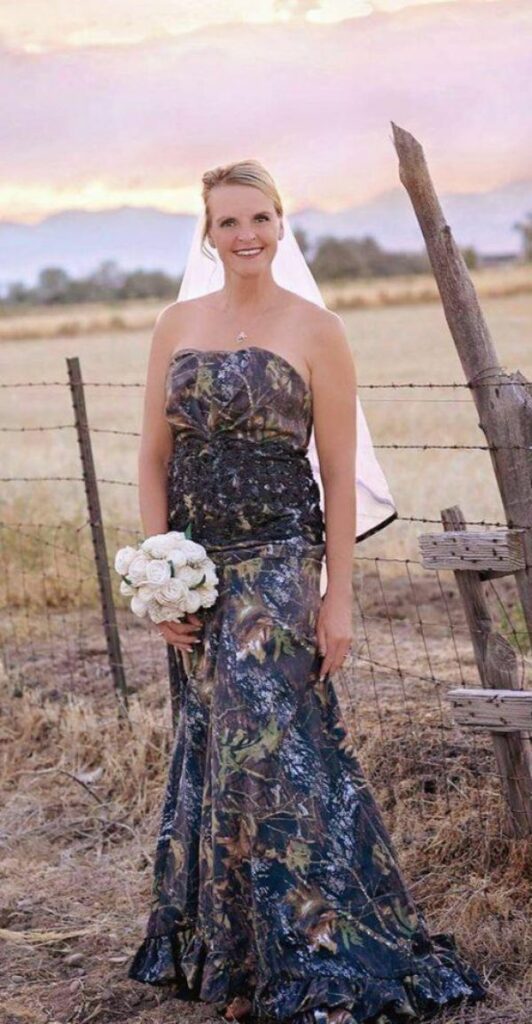 Camo wedding dress can be purchased at a cheap cost without sacrificing elegance.