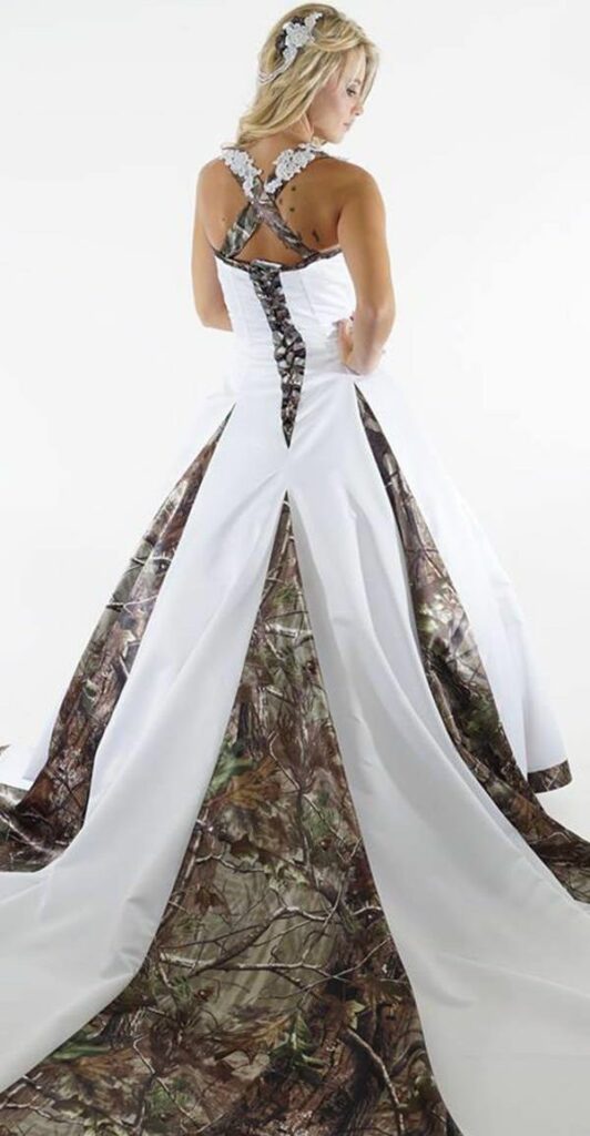 Dress yourself in this stunning white gown with camouflage details and you will feel and look like a true princess.