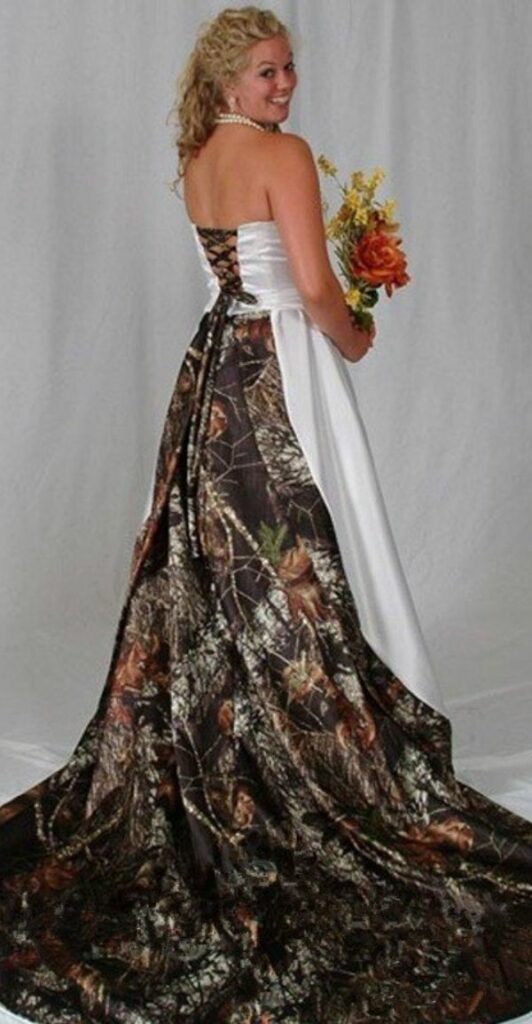 Strapless Lace up Vintage Camo Wedding Dresses for Plus Size Brides