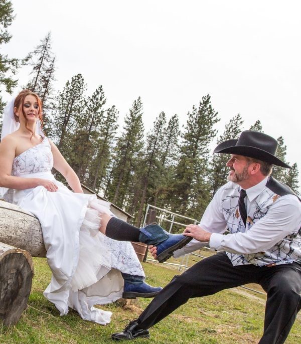 The bride and groom's preferences determine weddings. Some like camo some like modern and some like traditional. Yes camo weddings are taking over the country.