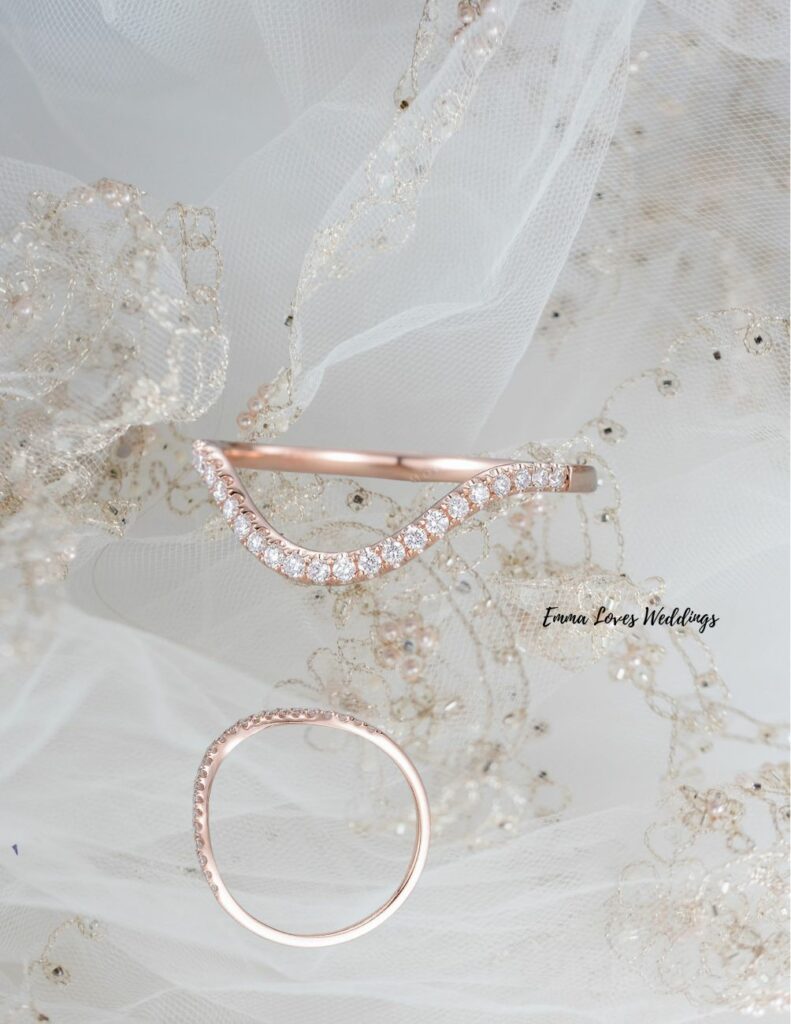 Your oval engagement ring will look lovely with the rose gold Chevron wedding band.