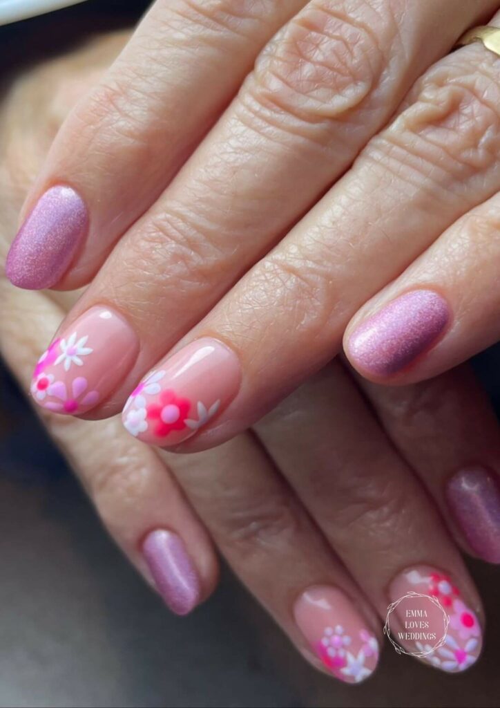 Flowers are always a romantic choice for simple valentine nail design