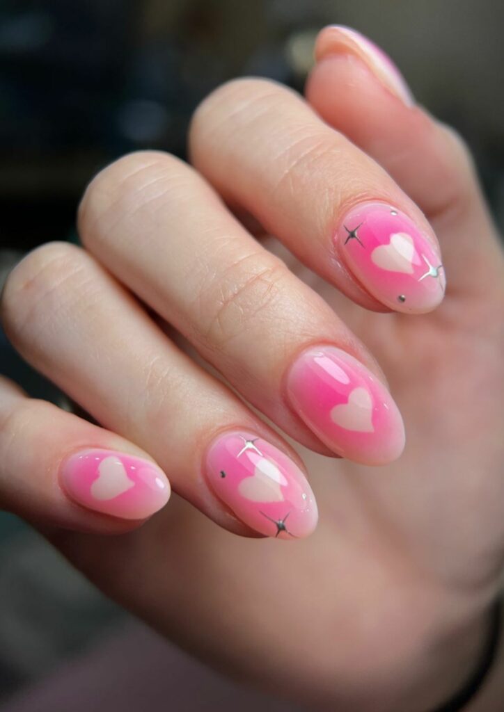 You'll be filled with love and happiness thanks to this sweet rosy pink nail art for Valentine's Day.