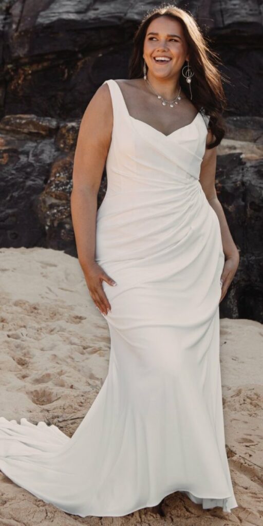 Say "I do" in style with this chic and comfortable plus-size beach wedding dress perfect for a laid-back and unforgettable seaside celebration