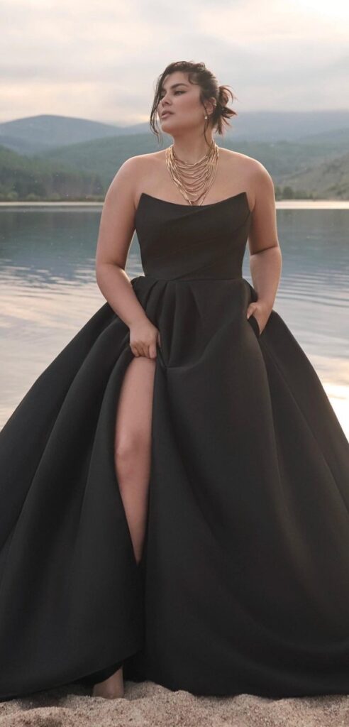 This plus size black wedding dresses with high slits are trendier than ever and are ideal for any bride wishing to spice up her big day.