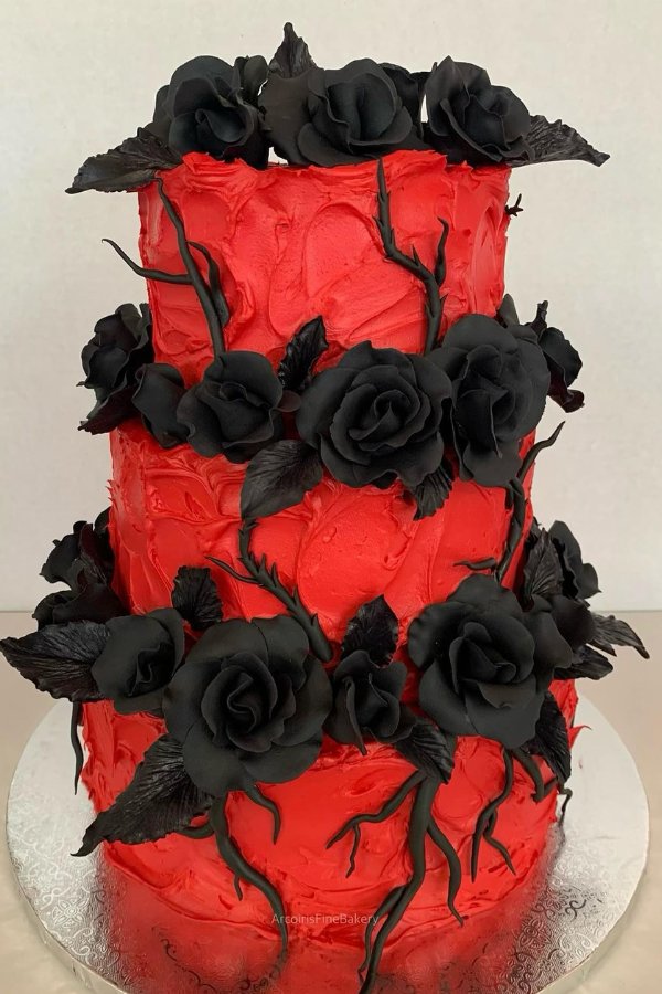If you're having a wedding that celebrates the macabre this red and black gothic wedding cake would be a stunning focal point