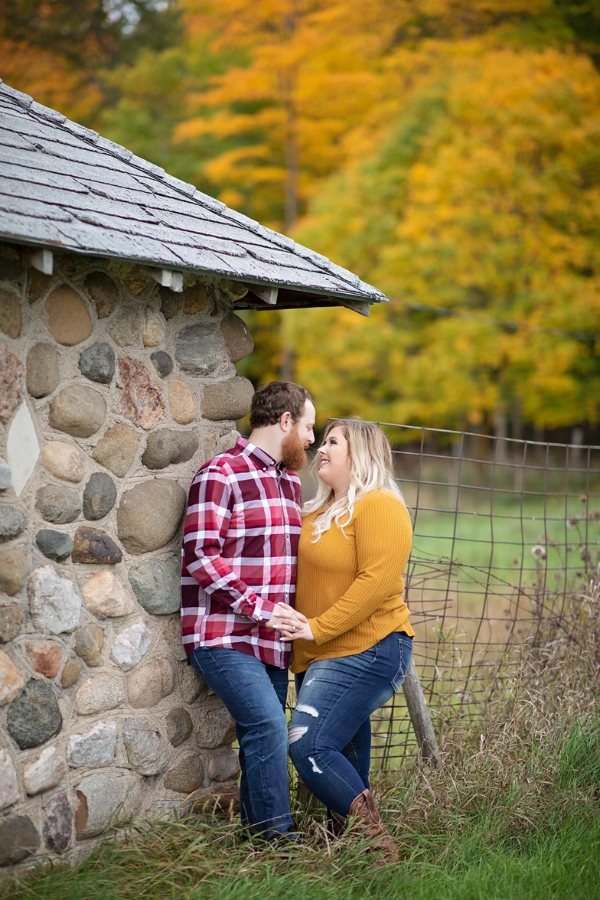 Show off your curves while you celebrate your love with these chic outfits for a plus size engagement photo shoot