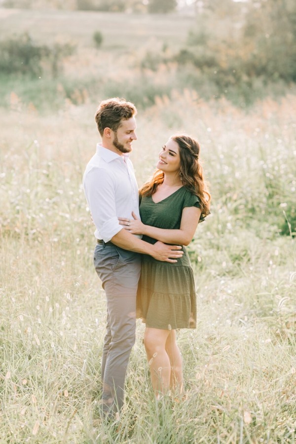 Take use of your engagement photo opportunity to express yourself colorfully and creatively
