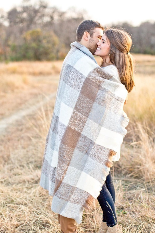 Winter is here and that means its time to get cozy with your loved ones on Engagement photography