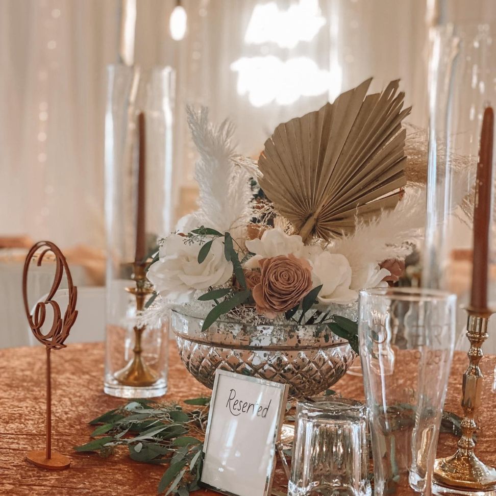boho wedding centerpiece décor with dried flowers and pampas grass