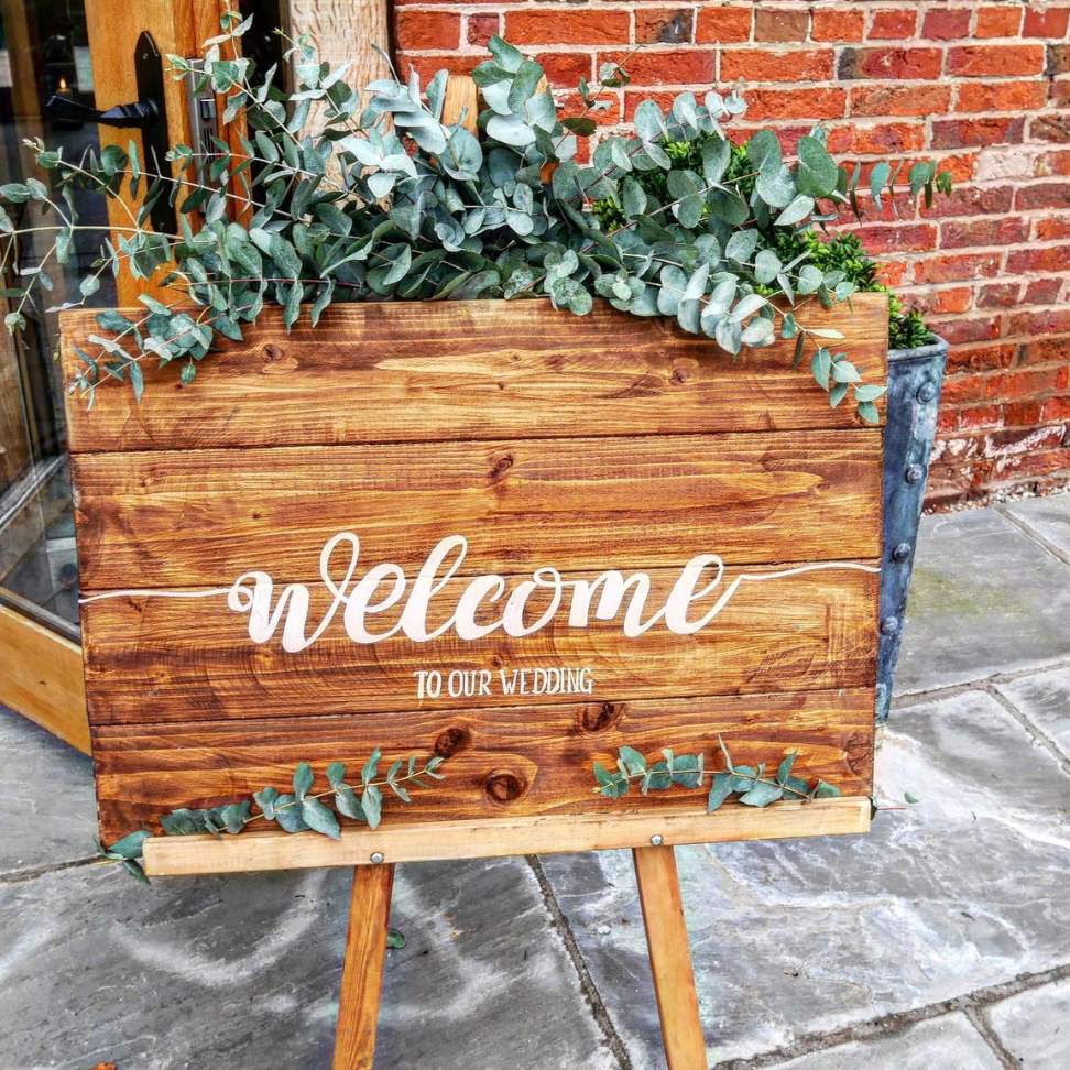 diy rustic small wedding welcome sign ideas