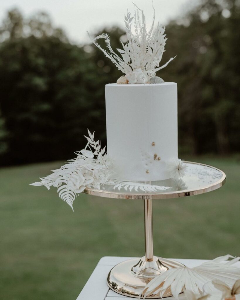 simple boho wedding cake ideas
