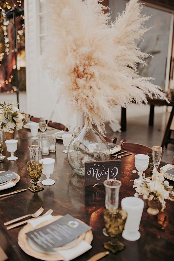 table setting pampas grass bohemian wedding decor ideas