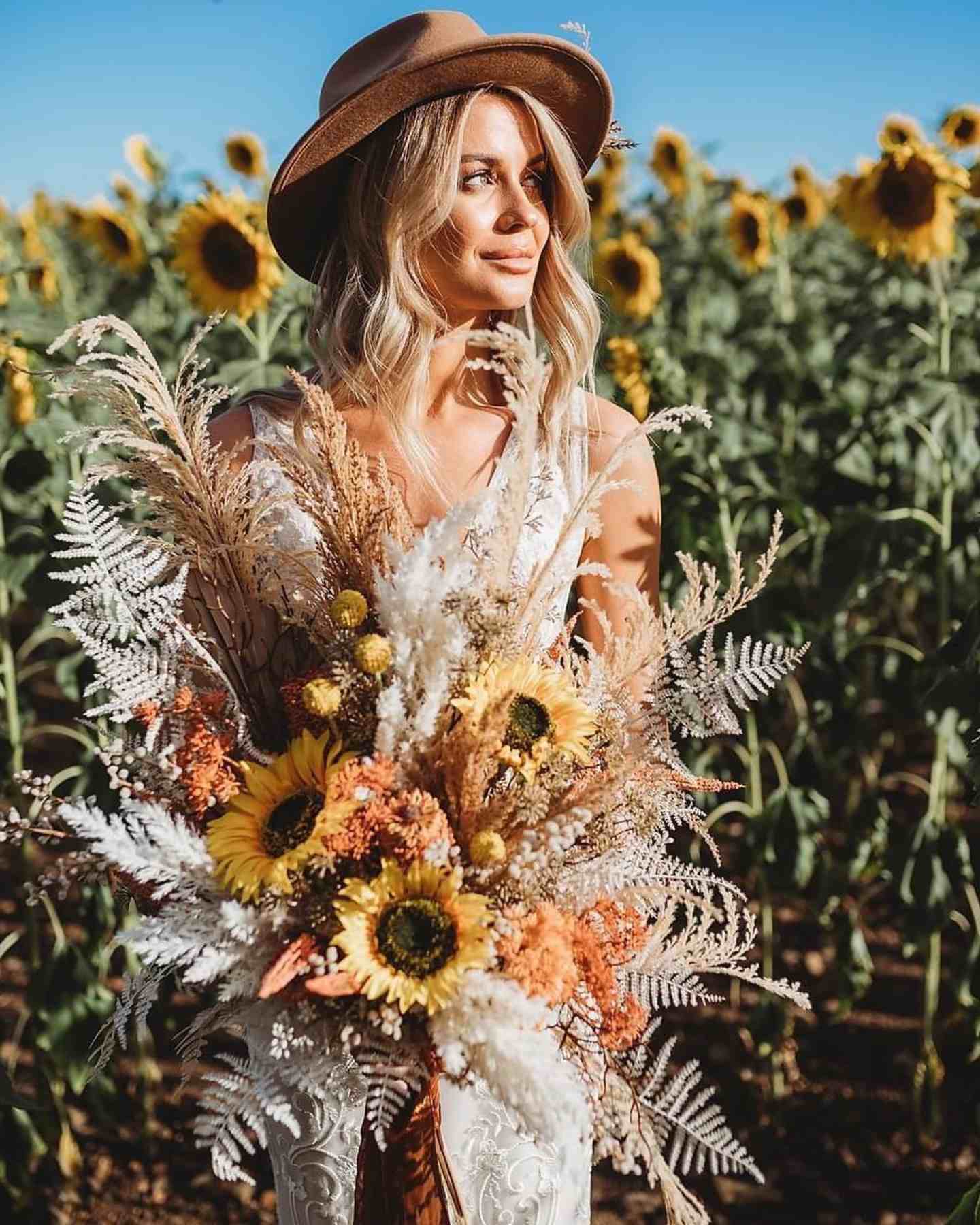 60  Beautiful Sunflower Wedding Bouquet Ideas
