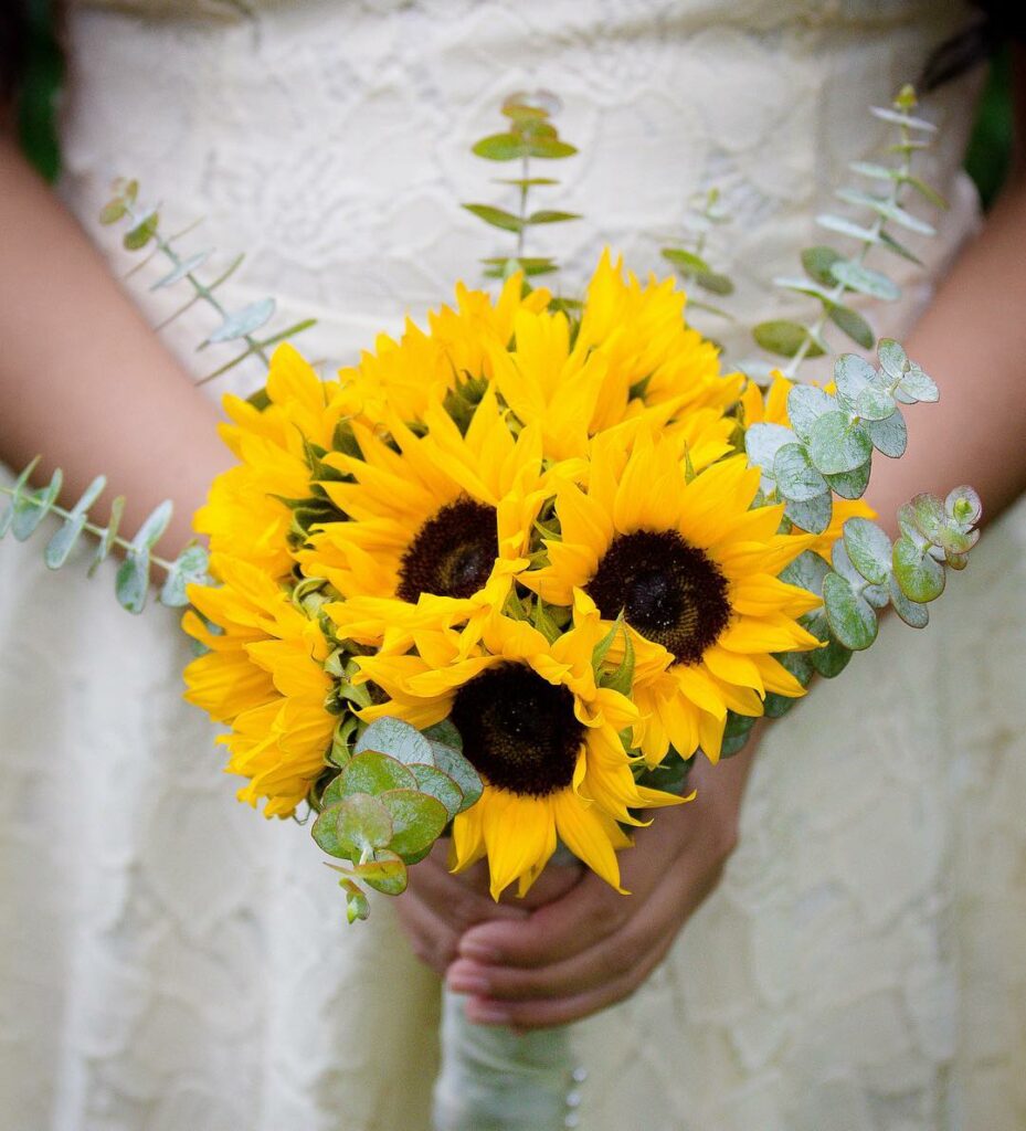 small sunflower with greenery wedding bouquet for bridesmaid