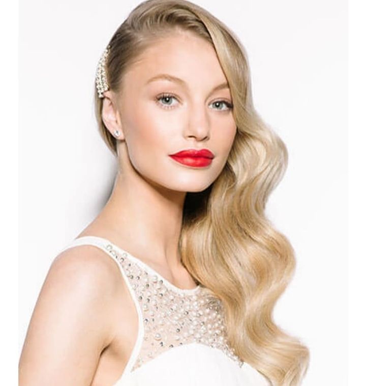 classy vintage inspired Hollywood bridal look with thin hair